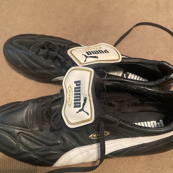 Puma King Black and White Men's Soccer Shoes - Picture 2 of 7
